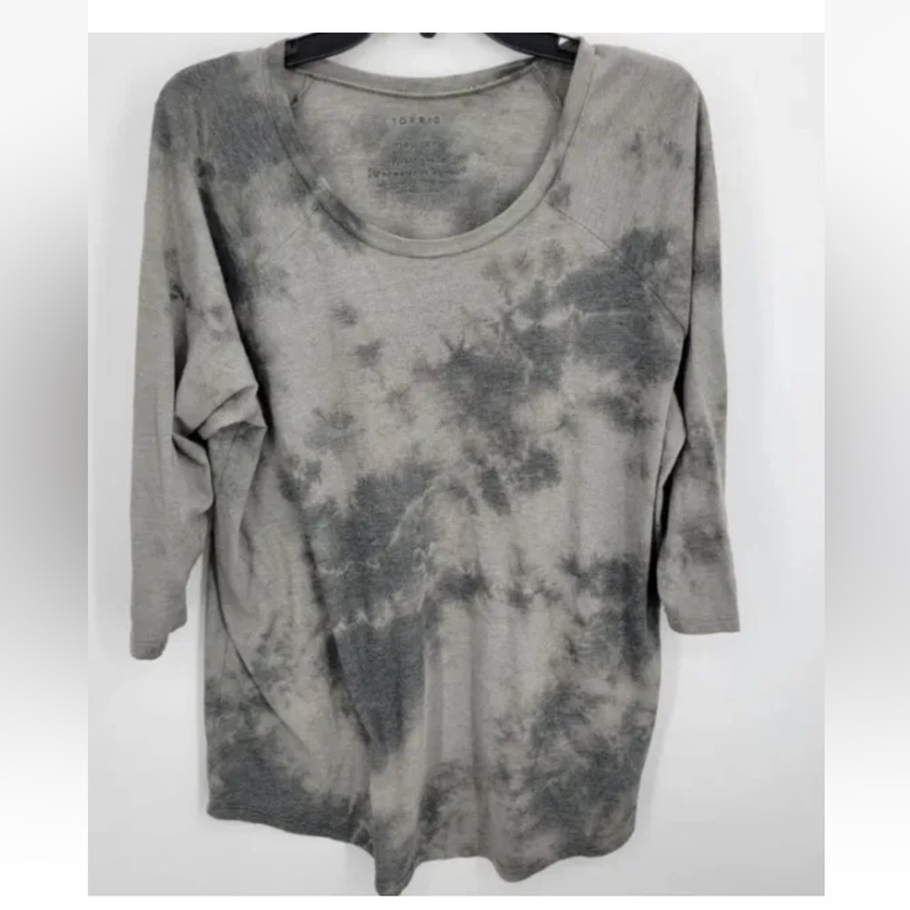 Torrid Top Women’s Gray Tie Dye Classic Fit Scoop Neck Pullover Shirt size 2